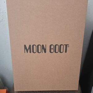 Moon Boots